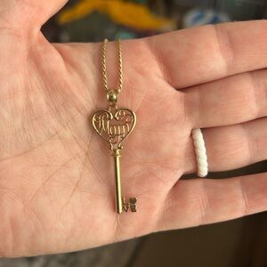 10k Gold Mom Heart Key Pendant Necklace
